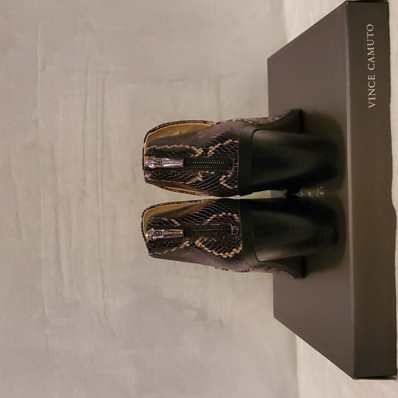 Vince Camuto Gigietta Ankle Boot Sz 7.5 ~ Very Sexy ~ Python Embossed ~ … - Picture 4 of 7
